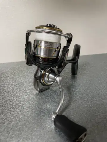 Daiwa LUVIAS FCL2000S 스피닝 릴 새상품급