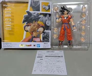 S.H.Figuarts 손오공 지구에서 자란 사이어인 드래곤볼