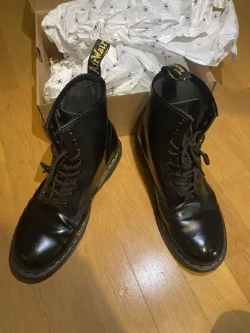 Dr. Martens 8홀 부츠 블랙 UK9 박스 포함