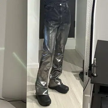 MOUSSY 포일 프린트 슬림 플레어 블랙