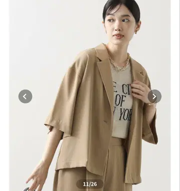 베이지 숏 슬리브 테일러드 자켓