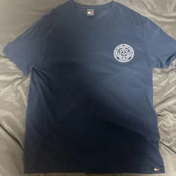 TOMMY JEANS 티셔츠 레귤러 프레피 럭셔리 크레스트