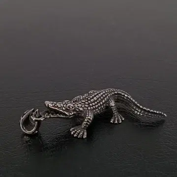 빈티지 실버 크로커다일 목걸이 펜던트