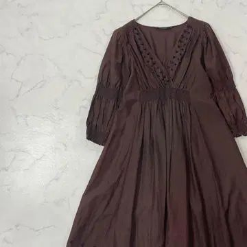 새상품급 DKNY 절개 자수 긴팔 플리츠 플레어 무릎 기장 원피스 4