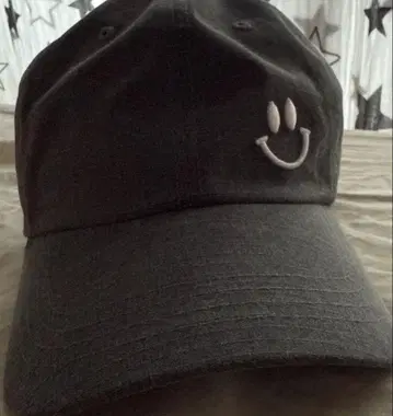 다크 그레이 스마일 마크 CAP