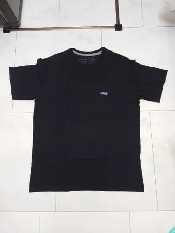 파타고니아 patagonia 그레이 티셔츠 포켓 부착