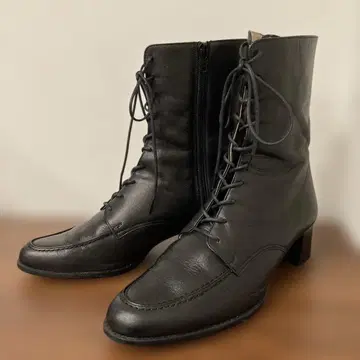 레트로 리걸 24cm 블랙 레이스업 숏 가죽 부츠 미들 힐