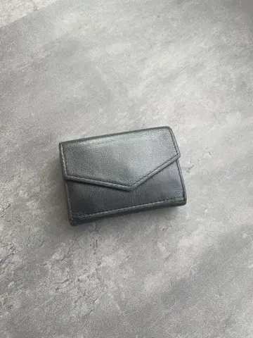 블랙 가죽 반지갑