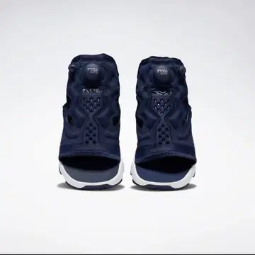 새상품급 리복 WMNS INSTAPUMP FURY SANDAL 23cm