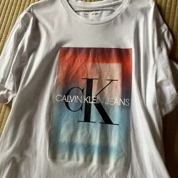 CALVIN KLEIN JEANS 그라데이션 티셔츠