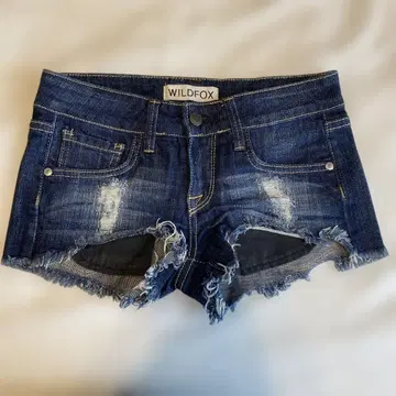WILDFOX 데미지 숏 팬츠 26