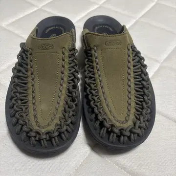 KEEN 샌들