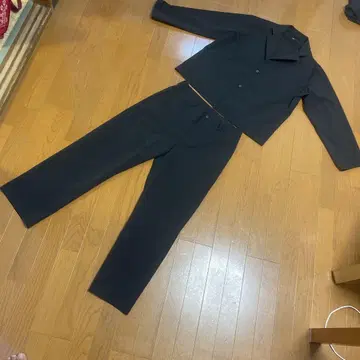 데상트 블랙 캐주얼 수트