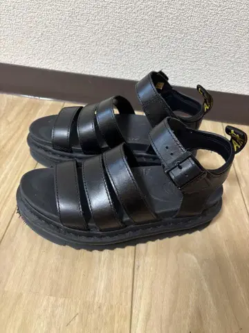 Dr.Marten 샌들 약 5cm 통굽