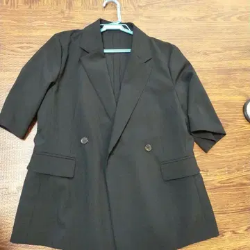 UNFILO 블랙 반팔 테일러드 자켓