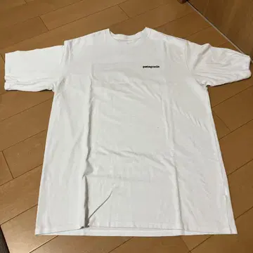 Patagonia 화이트 티셔츠 M 사이즈
