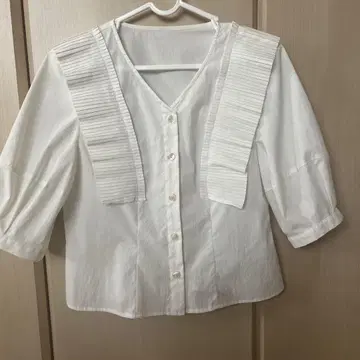 질스튜어트 프릴 셔츠