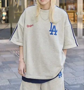LA Dodgers 티셔츠와 숏 팬츠 세트