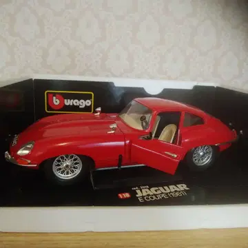 모델카 Burago Jaguar E-Type Coupe 1/18