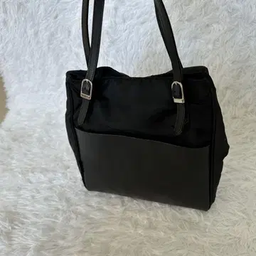 언타이틀 블랙 숄더백 프론트 포켓 부착