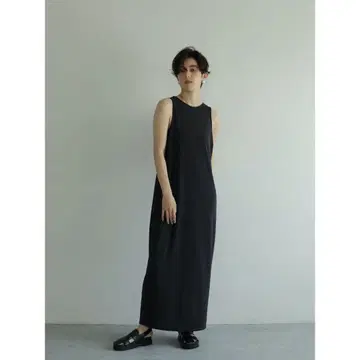ETRE TOKYO 백 오픈 I 라인 원피스