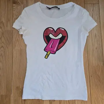 LOvE 모스키노 하트 프린트 티셔츠 40