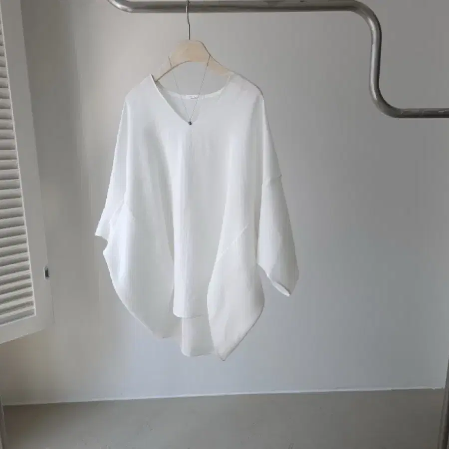 【BOHEMIAN SEOUL】25ss BACK HOOKED SHIRRING T BOHEMIAN SEOUL | 보헤미안서울 BACK HOOKED SHIRRING T