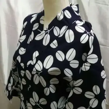 잎 무늬 네이비 유카타 중고품