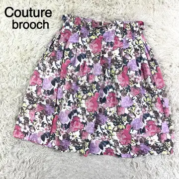 Couture brooch 핑크 컬러 꽃무늬 플레어 스커트