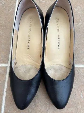 UNITED ARROWS 블랙 펌프스 23 5.5cm