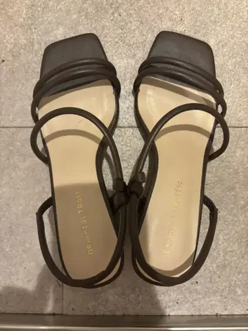 브라운 스트랩 샌들 스퀘어 힐 S 사이즈