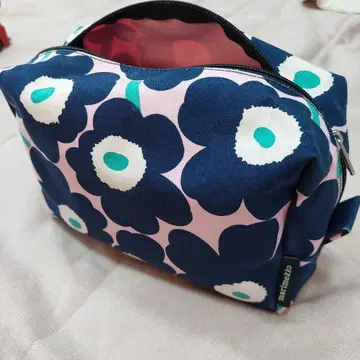 마리메꼬 Marimekko 꽃무늬 파우치 네이비/핑크