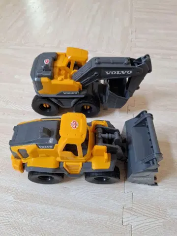 VOLVO 덤프 트럭과 셔블 카 세트
