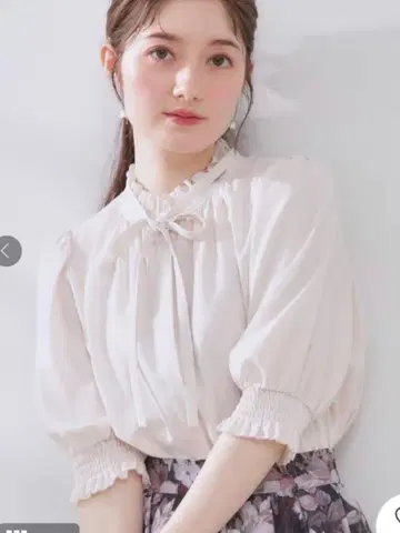 WORLD couture 브로치 5부 소매 블라우스 S
