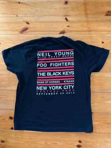 Neil Young Foo fighters 이벤트 티셔츠 2012년
