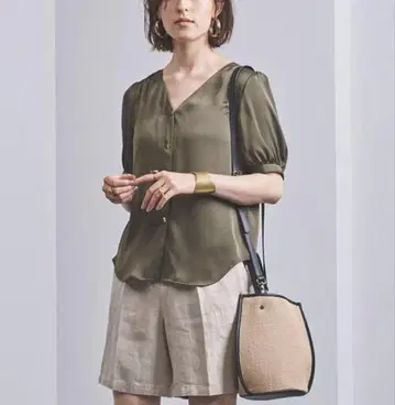 유나이티드 애로우즈 UNITED ARROWS 카키 블라우스 새틴
