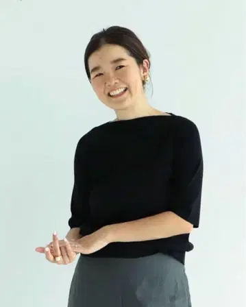 심플 보트넥 니트