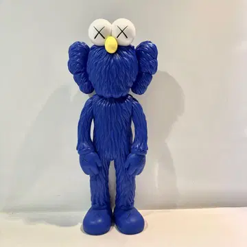 KAWS BFF MoMA Edition 피규어 블루