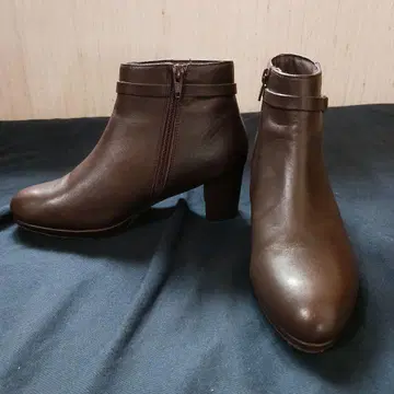 브라운 앵클 부츠 지퍼 포함 ing 24cm 수요일 아침까지