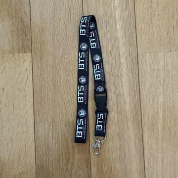 BTS 로고가 들어간 나일론 키링