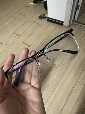 블랙 라운드 프레임 안경