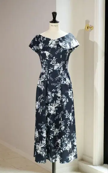 Herlipto Secret Garden Midi Dress 네이비 S