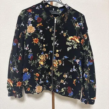 ZARA 플라워 프린트 자켓