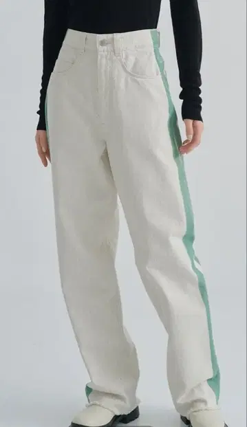 AKANE UTSUNOMIYA 사이드 라인 데님