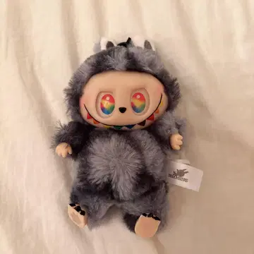 POPMART LABUBU 에너지에 집중! ID