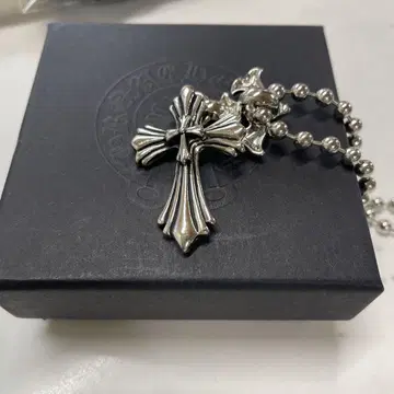 실버 크로스 목걸이