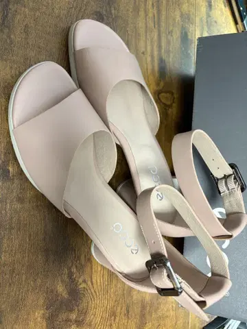 ECCO 핑크 샌들 앵클 스트랩 23cm