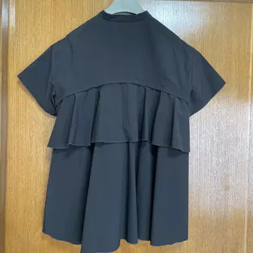 UNITED ARROWS 유나이티드 애로우즈 백 프릴 블랙 블라우스