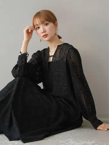 블록 레이스 볼륨 슬리브 원피스