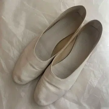 마르티니아노 38 GLOVE 화이트 펌프스